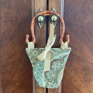 Small purse, excellent condition